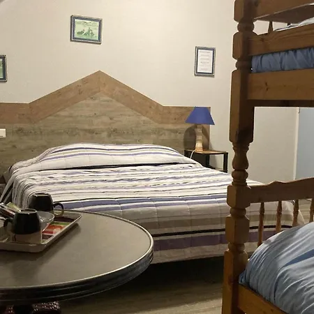 Hotel Aux Trois Jean 3*