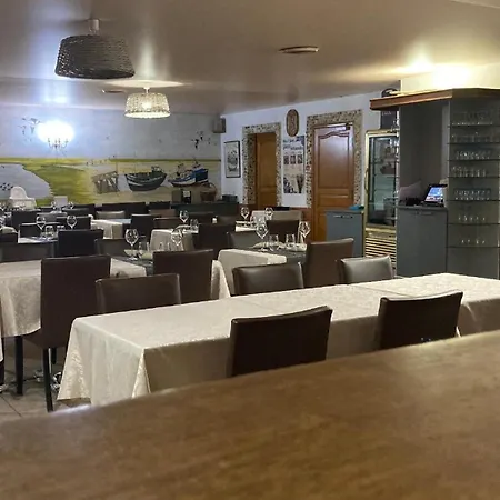 Hotel Aux Trois Jean Le Crotoy