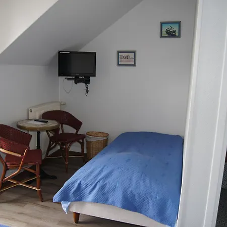 Aux Trois Jean 3*