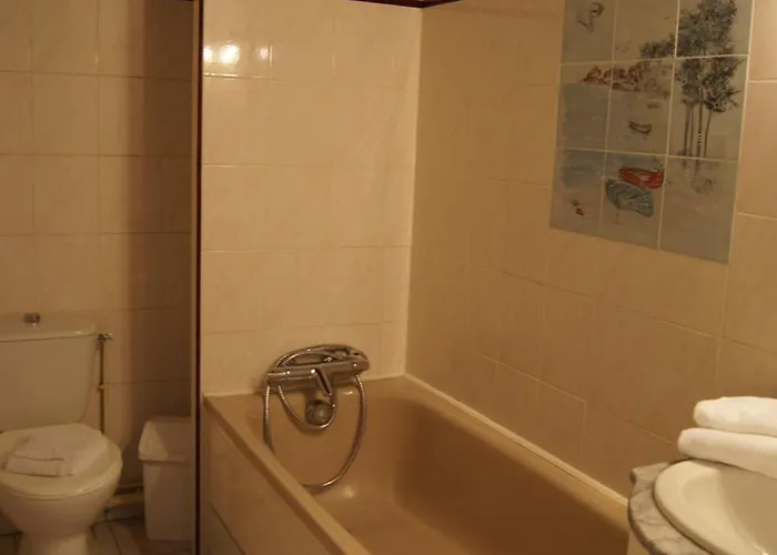 Hotel Aux Trois Jean Le Crotoy